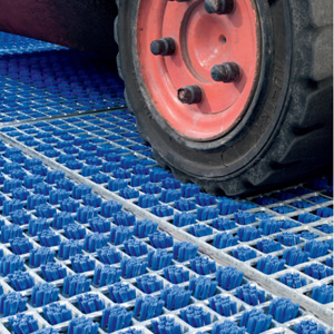 Foto Limpieza de ruedas de carretillas, equipos de 
elevación y suelas de calzado con el sistema Profilgate® de Ibertecnic
